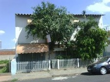Casa à venda no bairro Centro em Jaboticabal