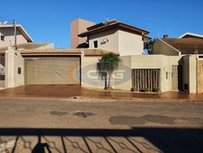 Casa à venda no bairro Jardim Paulista em Ourinhos