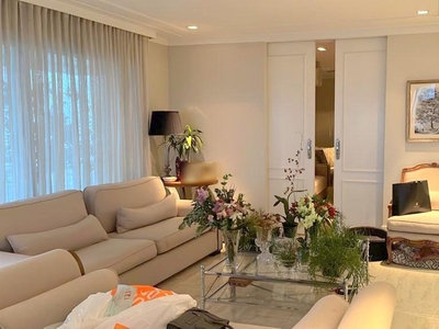 Apartamento à venda em Chácara Klabin com 216 m², 3 quartos, 3 suítes, 4 vagas