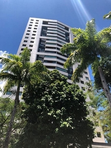 Apartamento à venda com 185m2, 4 dormitórios sendo 4 suítes e 3 vagas no Edf. Porto Santa Maria, Recife, PE