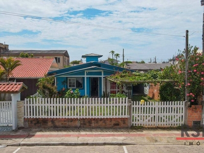 Casa à venda no bairro Jardim Ultramar em Balneário Gaivota
