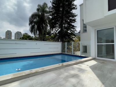 Casa com 4 dorm para alugar, 4 suítes, 355m², 6 vagas - Brooklin - São Paulo/SP