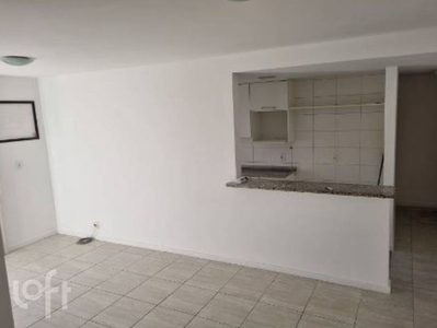 Apartamento à venda em São Cristóvão com 75 m², 2 quartos, 1 suíte, 1 vaga