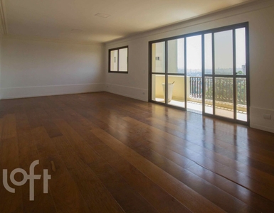 Apartamento à venda em Vila Sônia com 234 m², 3 quartos, 1 suíte, 2 vagas