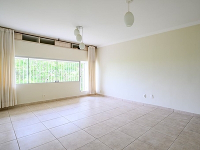 Apartamento em Asa Sul, Brasília/DF de 96m² 3 quartos para locação R$ 3.680,00/mes
