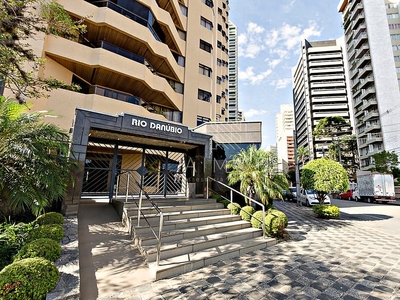 Apartamento em Batel, Curitiba/PR de 302m² 4 quartos para locação R$ 15.000,00/mes