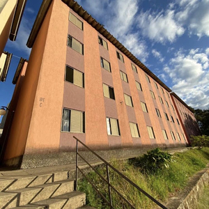 Apartamento em Benfica, Juiz de Fora/MG de 38m² 2 quartos à venda por R$ 95.000,00