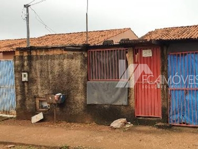 Apartamento em Fazenda Capoeirinha, Santo Antônio Do Descoberto/GO de 61m² 2 quartos à venda por R$ 71.491,00