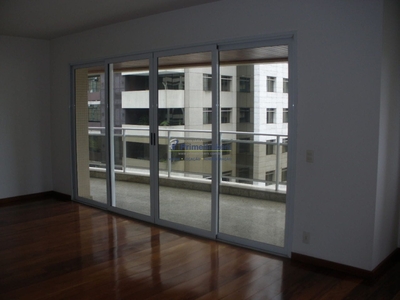 Apartamento em Itaim Bibi, São Paulo/SP de 355m² 4 quartos para locação R$ 15.000,00/mes