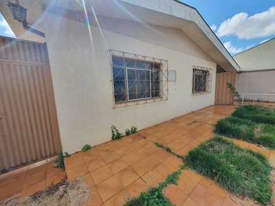 Casa em Campo Belo, Londrina/PR de 187m² 3 quartos para locação R$ 3.900,00/mes