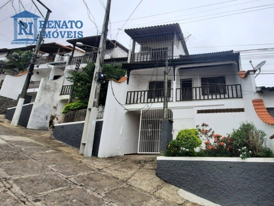 Casa em Centro, Maricá/RJ de 10m² 3 quartos para locação R$ 2.200,00/mes