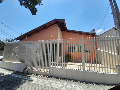 Casa em Centro, Taubaté/SP de 250m² 4 quartos à venda por R$ 780.000,00 ou para locação R$ 3.500,00/mes