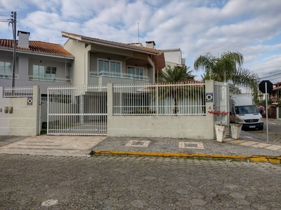 Casa em Dom Bosco, Itajaí/SC de 135m² 3 quartos à venda por R$ 1.290.000,00 ou para locação R$ 6.500,00/mes