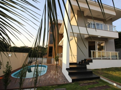 Casa em Espírito Santo, Porto Alegre/RS de 700m² 5 quartos para locação R$ 8.000,00/mes