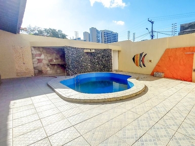 Casa em Guararapes, Fortaleza/CE de 200m² 3 quartos para locação R$ 4.850,00/mes