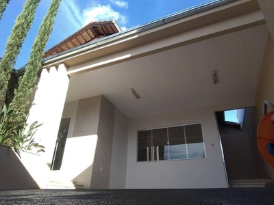 Casa em Jardim Ana Paula, Anápolis/GO de 225m² 3 quartos à venda por R$ 599.000,00