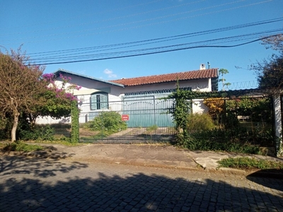 Casa em Jardim Itu Sabará, Porto Alegre/RS de 260m² 4 quartos à venda por R$ 1.400.000,00 ou para locação R$ 6.000,00/mes