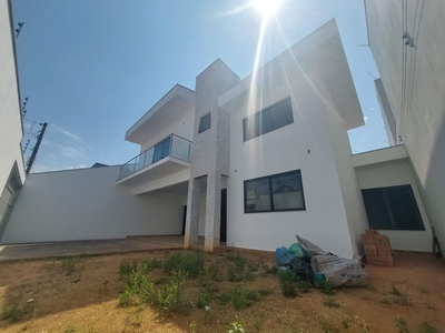 Casa em Parque Guainco, Mogi Guaçu/SP de 272m² 3 quartos à venda por R$ 929.000,00 ou para locação R$ 3.700,00/mes