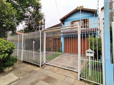 Casa em Passo da Areia, Porto Alegre/RS de 430m² 5 quartos à venda por R$ 2.099.000,00 ou para locação R$ 9.000,00/mes