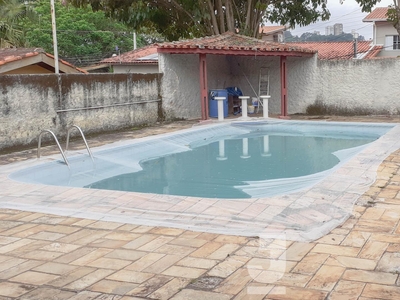 Casa em Santa Luzia, Bragança Paulista/SP de 283m² 4 quartos à venda por R$ 949.000,00