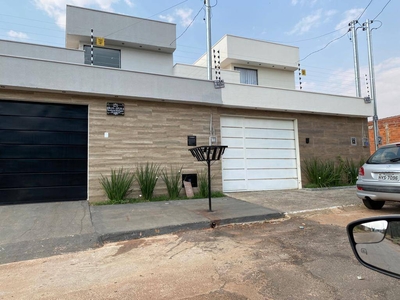 Casa em Setor Central, Anápolis/GO de 165m² 3 quartos à venda por R$ 249.000,00