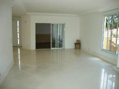 Casa em Tamboré, Santana de Parnaíba/SP de 400m² 4 quartos à venda por R$ 2.869.000,00