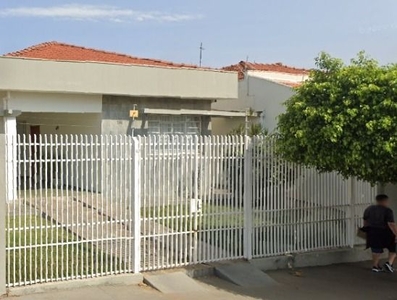 Casa em Vila Santa Clara, Bauru/SP de 250m² 3 quartos à venda por R$ 640.000,00 ou para locação R$ 2.700,00/mes