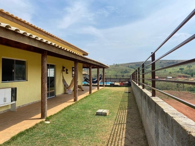 Chácara em Barreiro, Taubaté/SP de 1000m² 3 quartos à venda por R$ 659.000,00