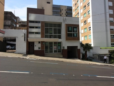 Conjunto em Independência, Porto Alegre/RS de 136m² para locação R$ 3.500,00/mes