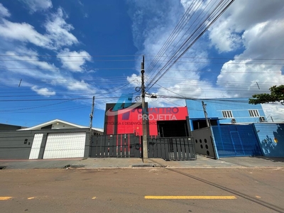 Galpão em Coliseu, Londrina/PR de 240m² para locação R$ 4.500,00/mes