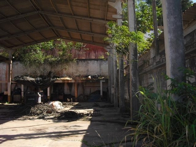 Galpão em Granja dos Cavaleiros, Macaé/RJ de 1600m² para locação R$ 14.000,00/mes