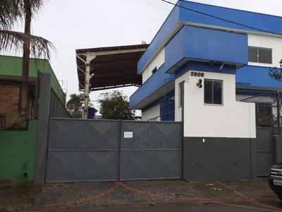 Galpão em Granja dos Cavaleiros, Macaé/RJ de 550m² para locação R$ 14.000,00/mes