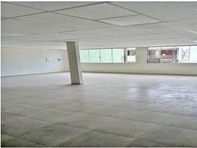 Sala em Centro, Macaé/RJ de 135m² para locação R$ 5.000,00/mes