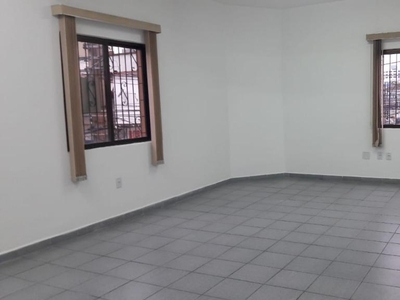 Sala em Vila Matias, Santos/SP de 80m² para locação R$ 2.400,00/mes