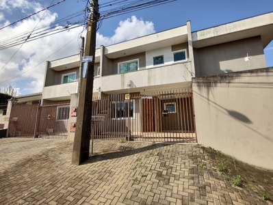 Sobrado em Colônia Dona Luíza, Ponta Grossa/PR de 110m² 3 quartos para locação R$ 1.500,00/mes