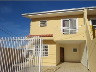 Sobrado em Jardim Carvalho, Ponta Grossa/PR de 180m² 4 quartos para locação R$ 2.400,00/mes