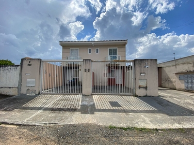 Sobrado em Uvaranas, Ponta Grossa/PR de 55m² 2 quartos à venda por R$ 169.000,00