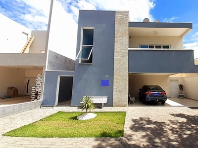 Sobrado em Vila Santos, Caçapava/SP de 276m² 6 quartos à venda por R$ 1.250.000,00 ou para locação R$ 4.990,00/mes