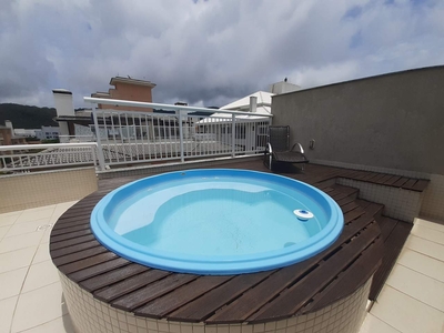 Apto cobertura com piscina a 100m da praia dos ingleses contato +5548996134231