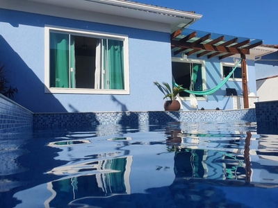 Casa Azul com piscina e Hidromassagem em Cabo Frio