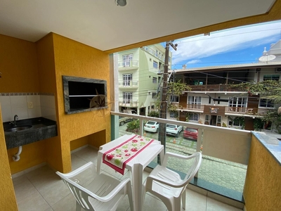 Cód 049 - Apartamento no centro de Bombinhas para até 6 pessoas, 2 vagas de garagem e Wi-Fi.