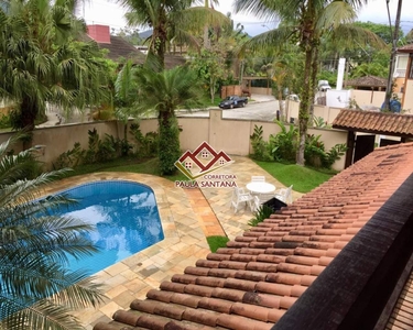 EXCELENTE CASA A VENDA NA PRAIA DA BALEIA EM CONDOMÍNIO FECHADO!