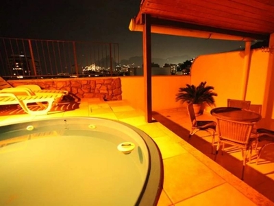 Linda cobertura duplex de 2 quartos com terraço, piscina e vista para Ipanema!