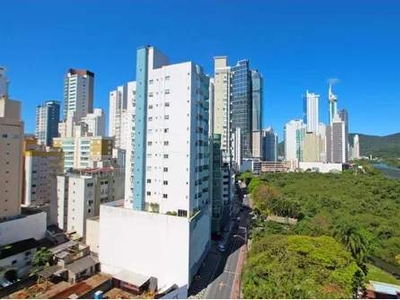 Luxuoso apartamento 3 suítes (1 master) Balneário Camboriú, 1 p/ andar - R$500