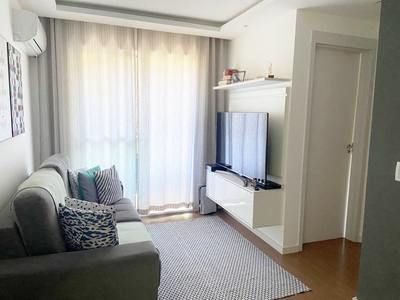 Apartamento à venda em Jacarepaguá com 55 m², 2 quartos, 1 suíte, 1 vaga