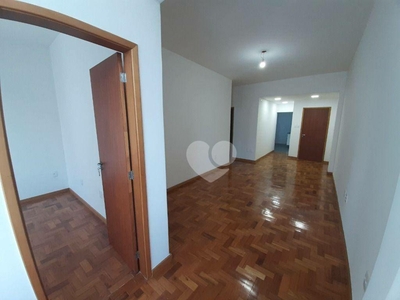 Apartamento à venda por R$ 480.000