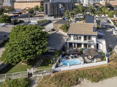 ACONCHEGANTE CASA DE ALTO PADRÃO, BEIRA MAR EM PORTO BELO