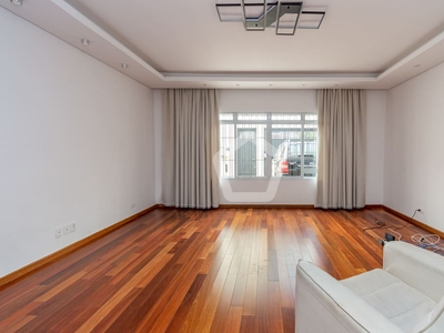 Casa à venda com 264m², 3 quartos e 4 vagas