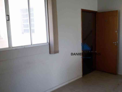 Apartamento com 3 quartos à venda no bairro Cabral, 60m²