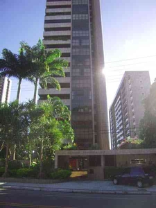 Apartamento com 4 quartos à venda no bairro Casa Forte, 495m²